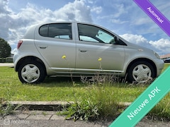 Toyota Yaris - 1.3-16V VVT-i LINEA SOL 5-DEURS AUTOMAAT
