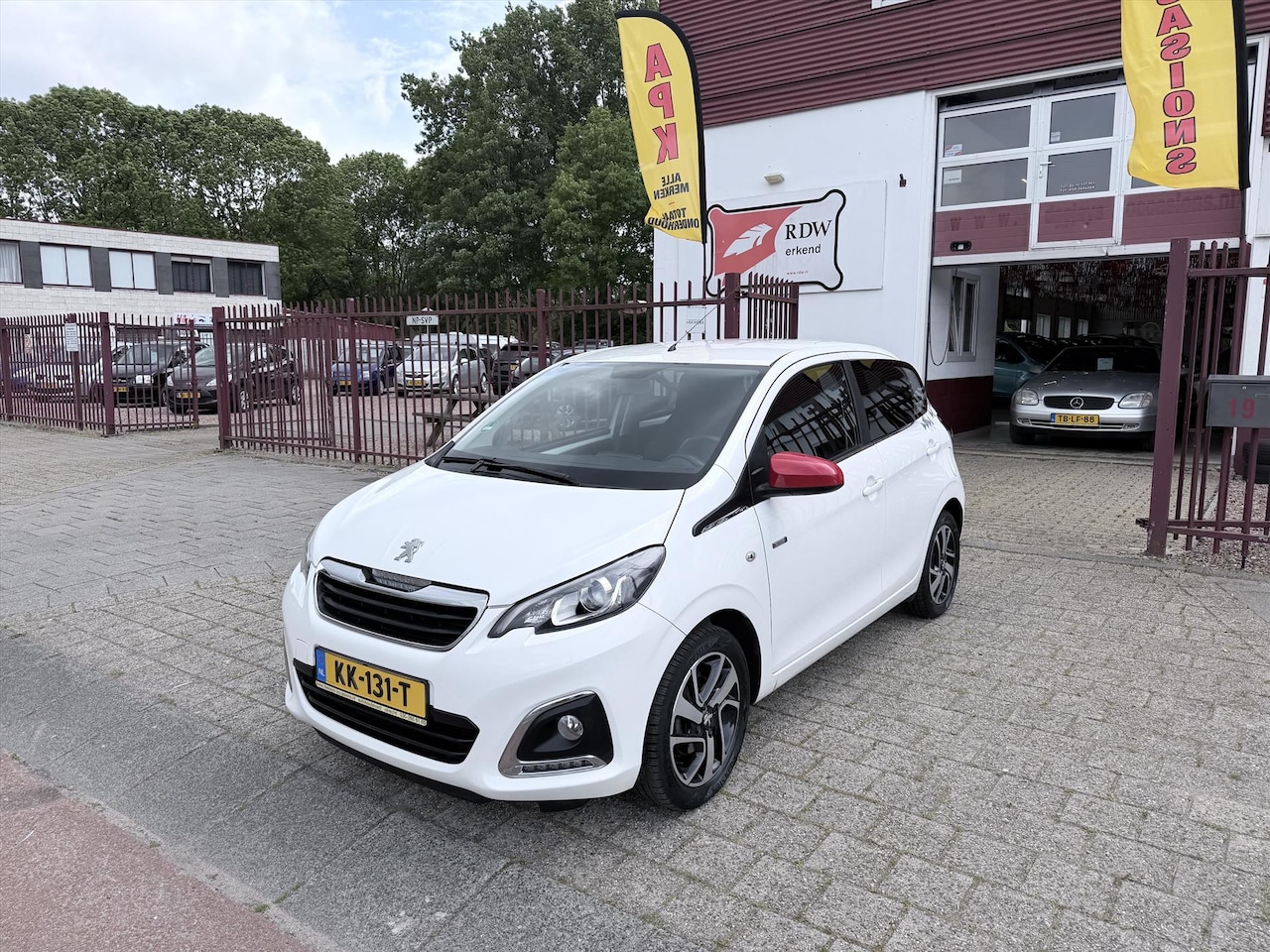 PEUGEOT 108