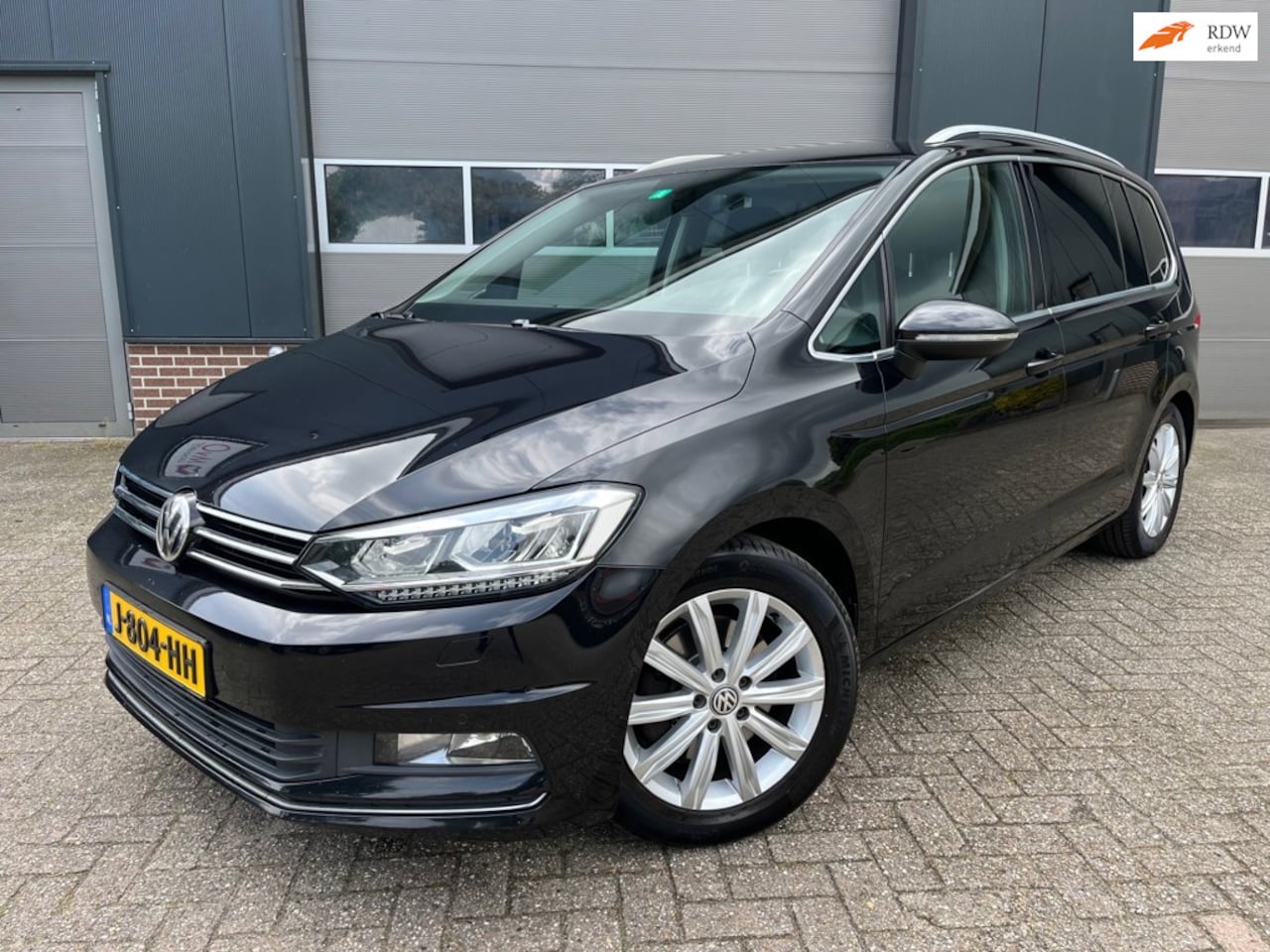 Volkswagen Touran - 1.4 TSI Highline-Massage-Carplay-Navi-LM-LED! - AutoWereld.nl