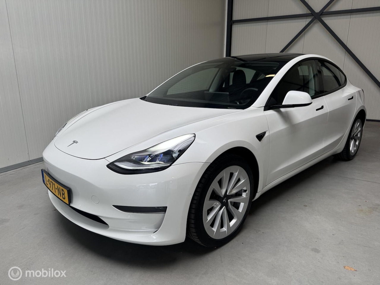 Tesla Model 3 - Long Range RWD Long Range AWD 75 kWh - AutoWereld.nl