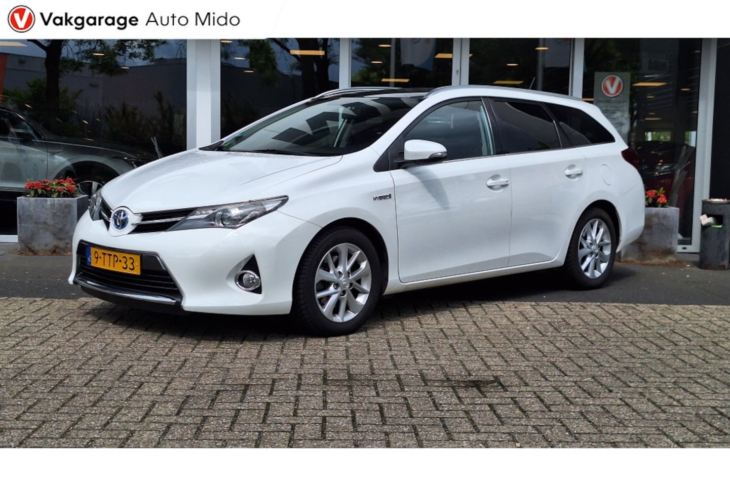 Toyota Auris Touring Sports - 1.8 Hybrid Lease | panorama | dealer onderhouden - AutoWereld.nl