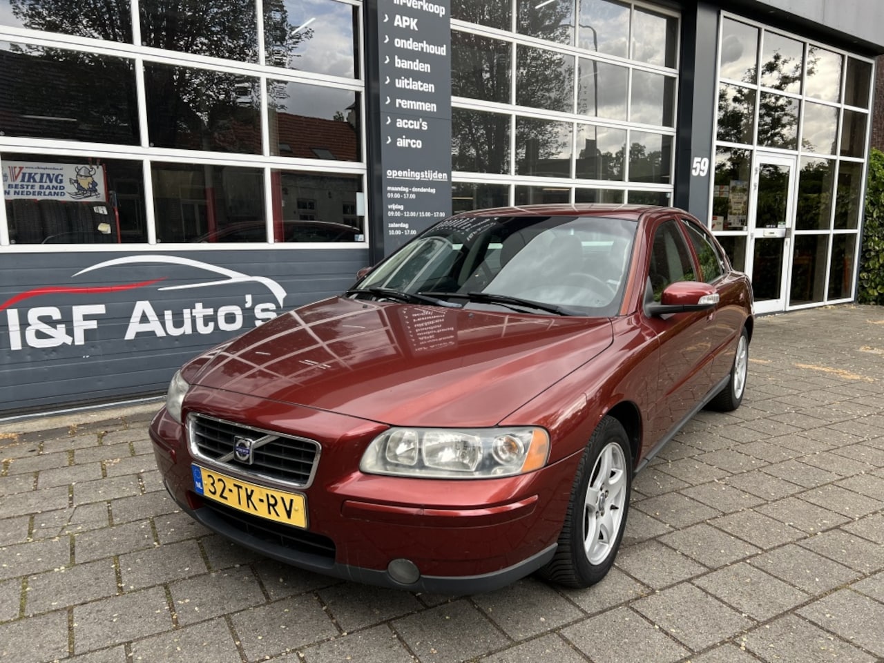 Volvo S60 - 2.0T Airco Apk tot 5-05-2027 - AutoWereld.nl