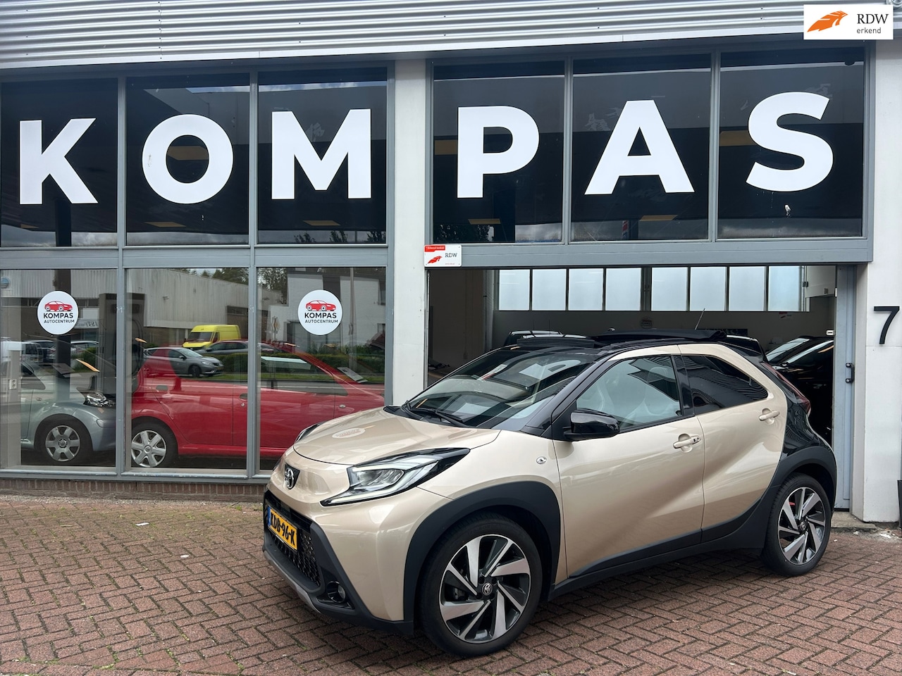 Toyota Aygo X - 1.0 VVT-i S-CVT Envy |AUT|Keyless|CABRIO|Carplay|JBL|Airco|1EIG|A.Camera|PDC|LM.VELGEN - AutoWereld.nl