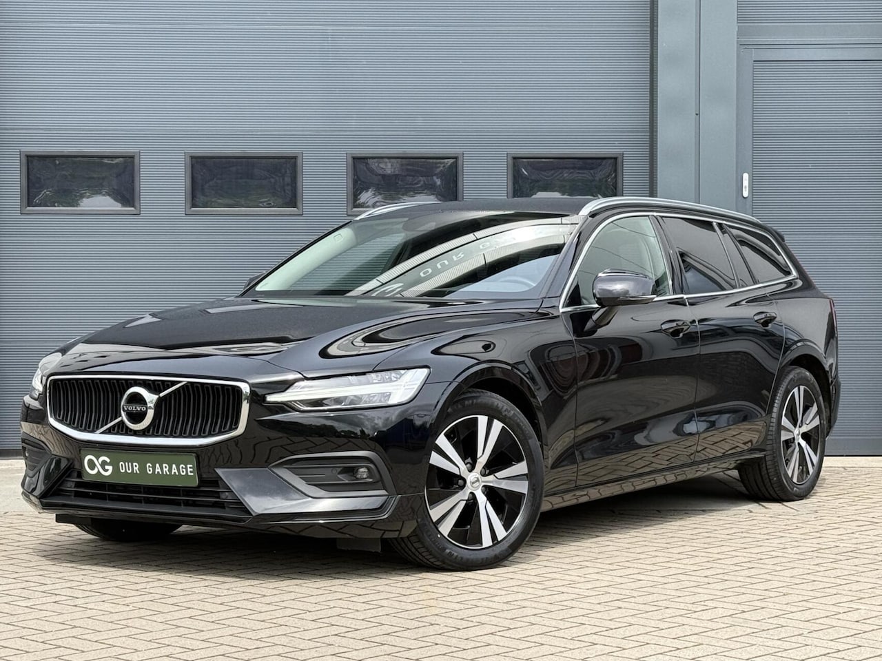 Volvo V60 - 2.0 B4 197PK Business Pro|BLIS|CarPlay|Dealer Onh - AutoWereld.nl