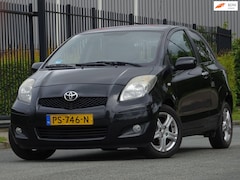 Toyota Yaris - 1.3 VVTi BJ2011 ZWART 136DKM/CLIMA/PDC/APK