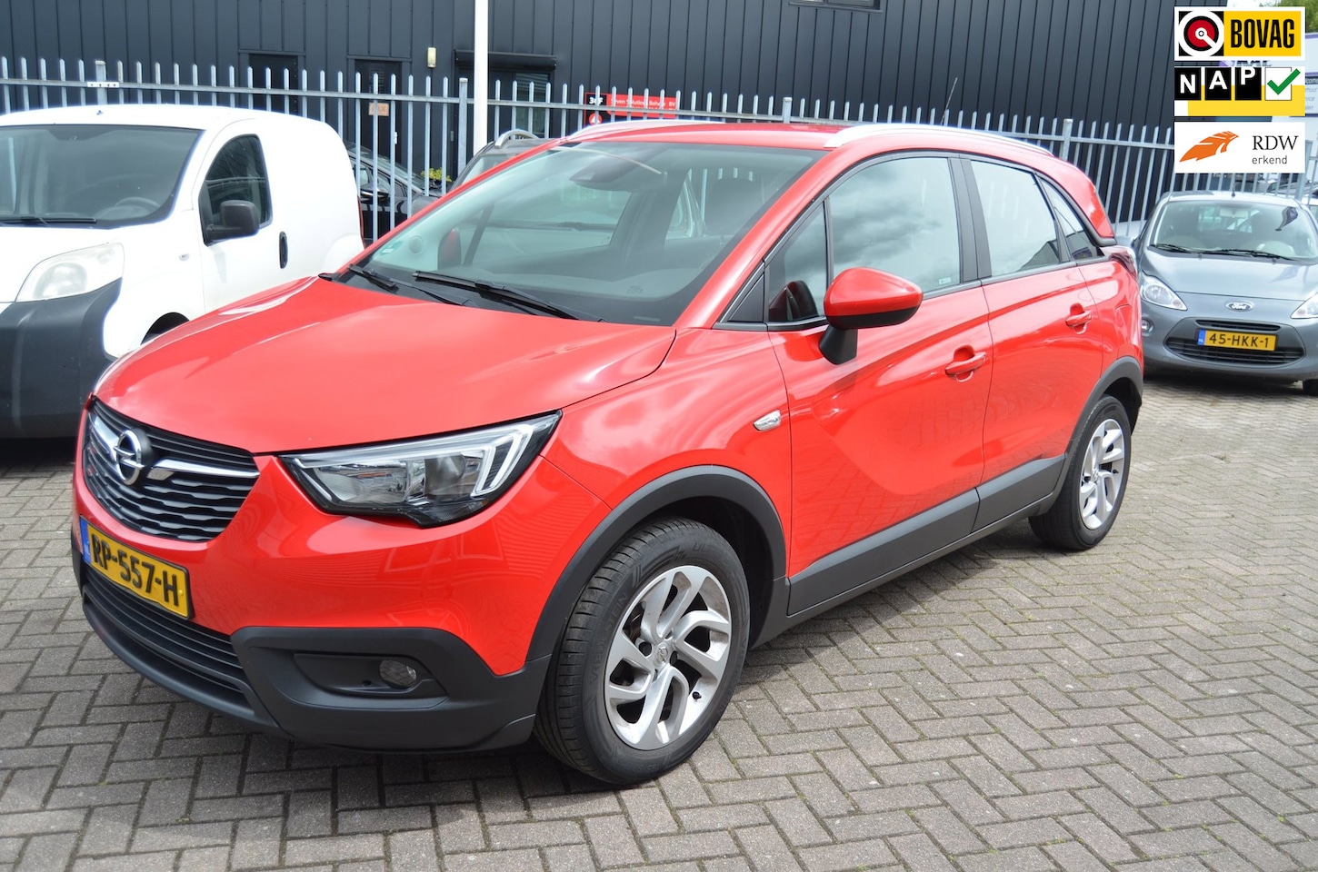 Opel Crossland X - 1.2 Online Edition|NL AUTO| NAVI|DRIEM GEDAAN|NAP| - AutoWereld.nl