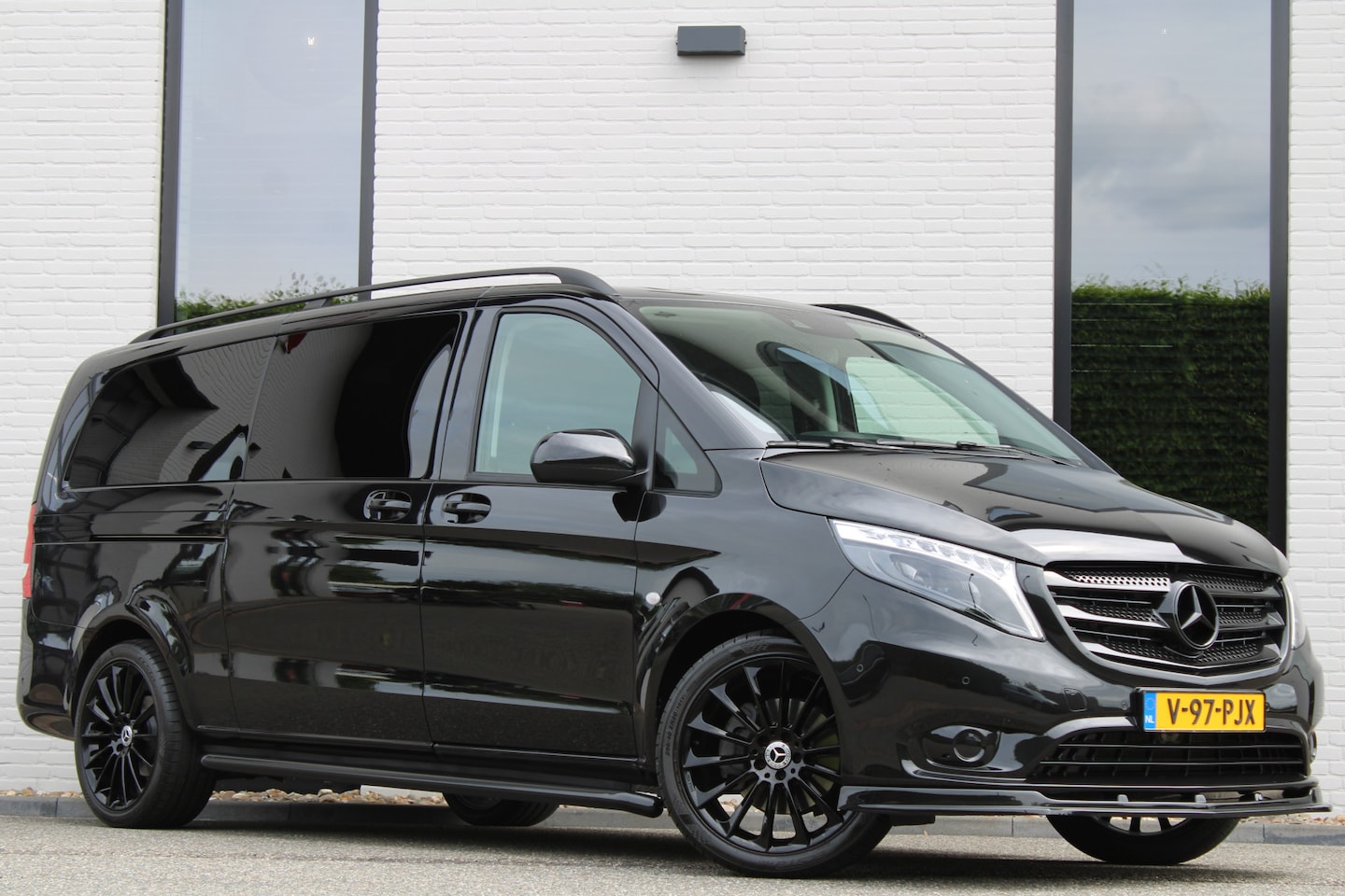 Mercedes-Benz Vito - 116 CDI / Aut / XXL / DC / Led/Xenon / 6-Persoons / Navi / Camera / Vol Opties / NIEUWSTAA - AutoWereld.nl