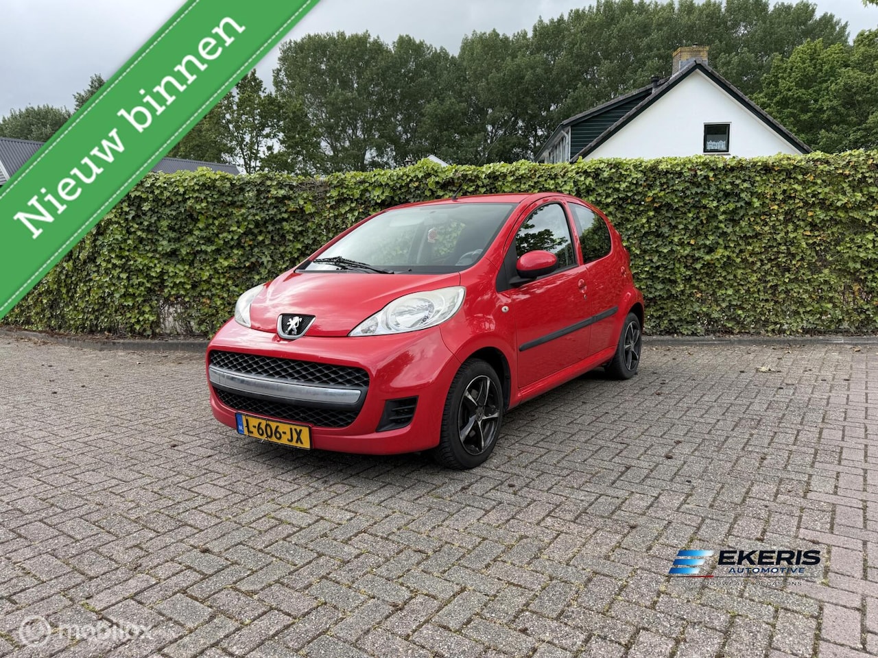 Peugeot 107 - 1.0 Black & Silver | Airco | LM Velgen - AutoWereld.nl