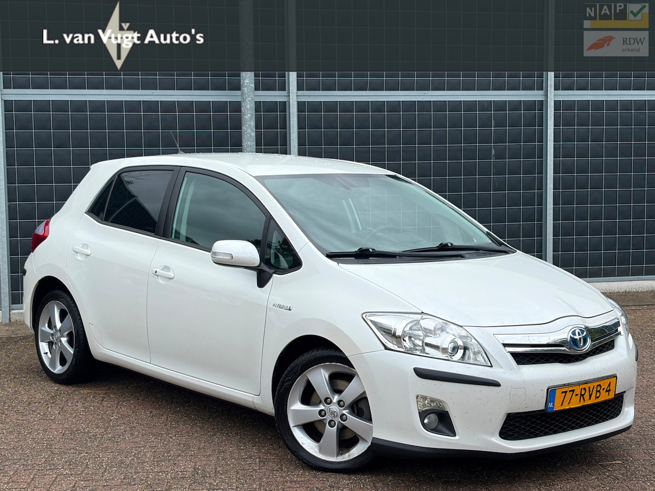 Toyota Auris - 1.8 Full Hybrid Executive 1.8 Full Hybrid Executive - AutoWereld.nl
