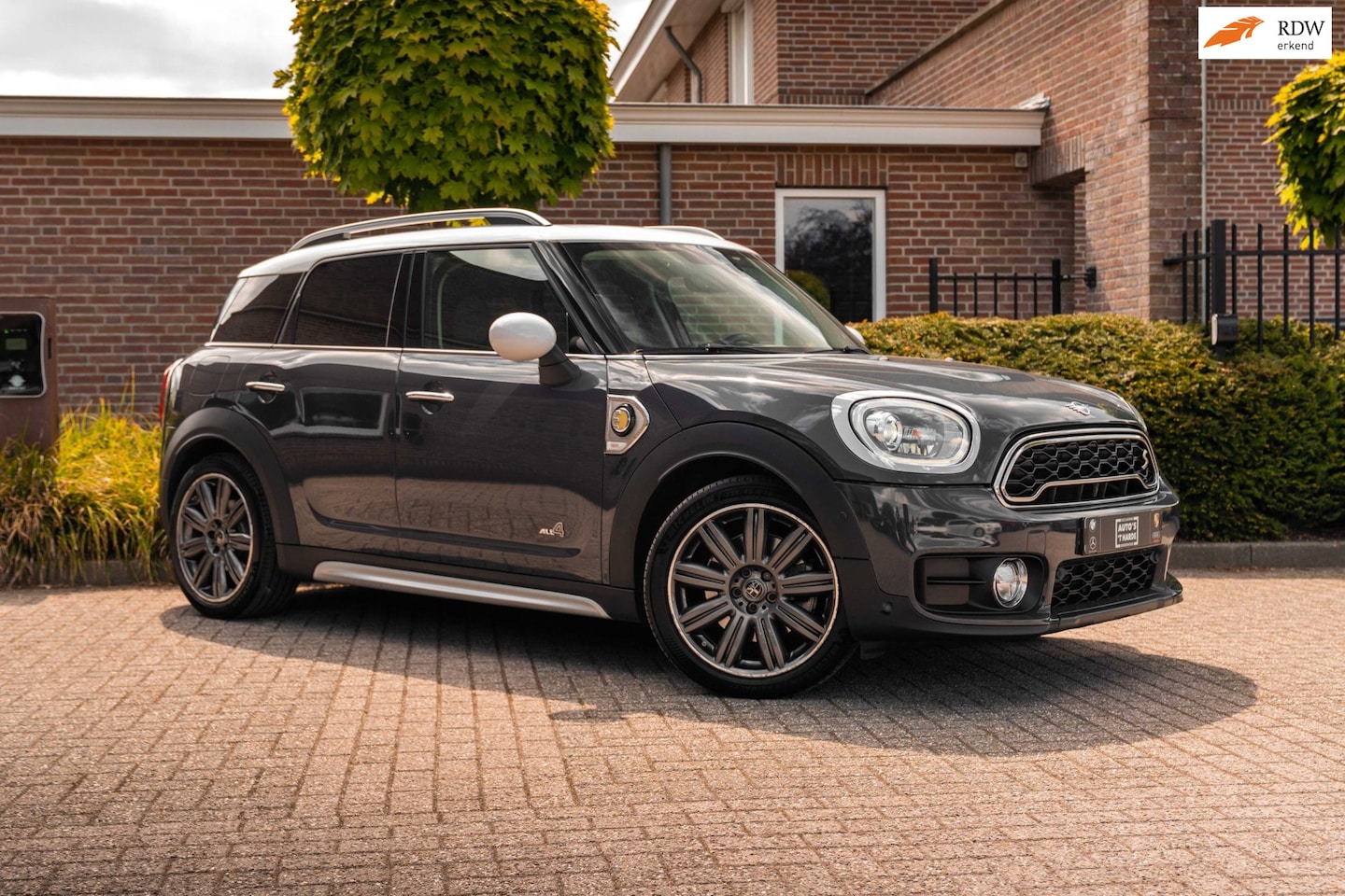 MINI Countryman - Mini Cooper SE Hybrid 4ALL 225 PK Harman Kardon Adaptive Cruise Camera LED PDC 19'' - AutoWereld.nl