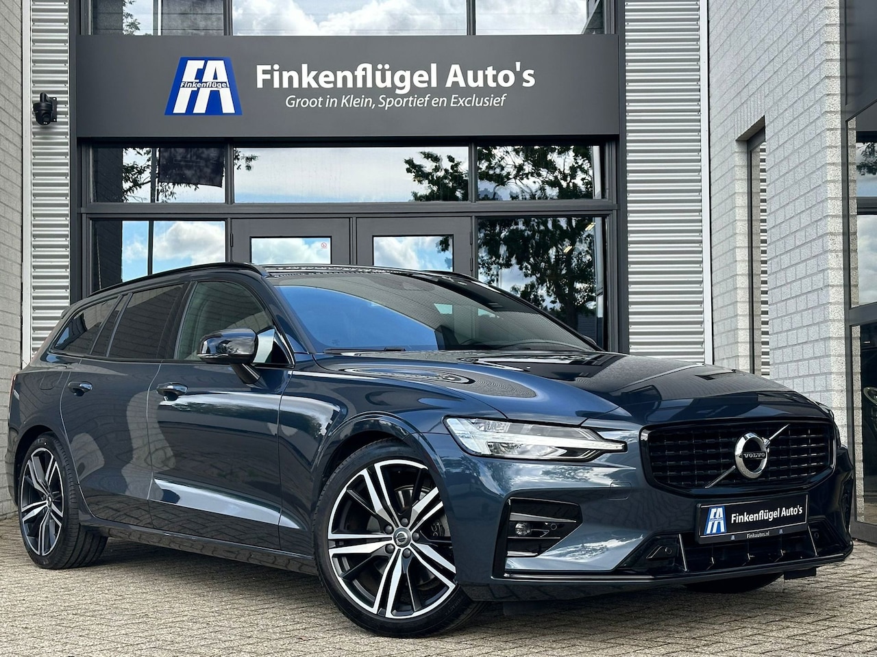 Volvo V60 - 2.0 B3 R-Design |Memory |Adapt Cruise |Camera |Bliss |Stuur. Verwarmb | - AutoWereld.nl