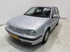 Volkswagen Golf - 1.6 Trendline