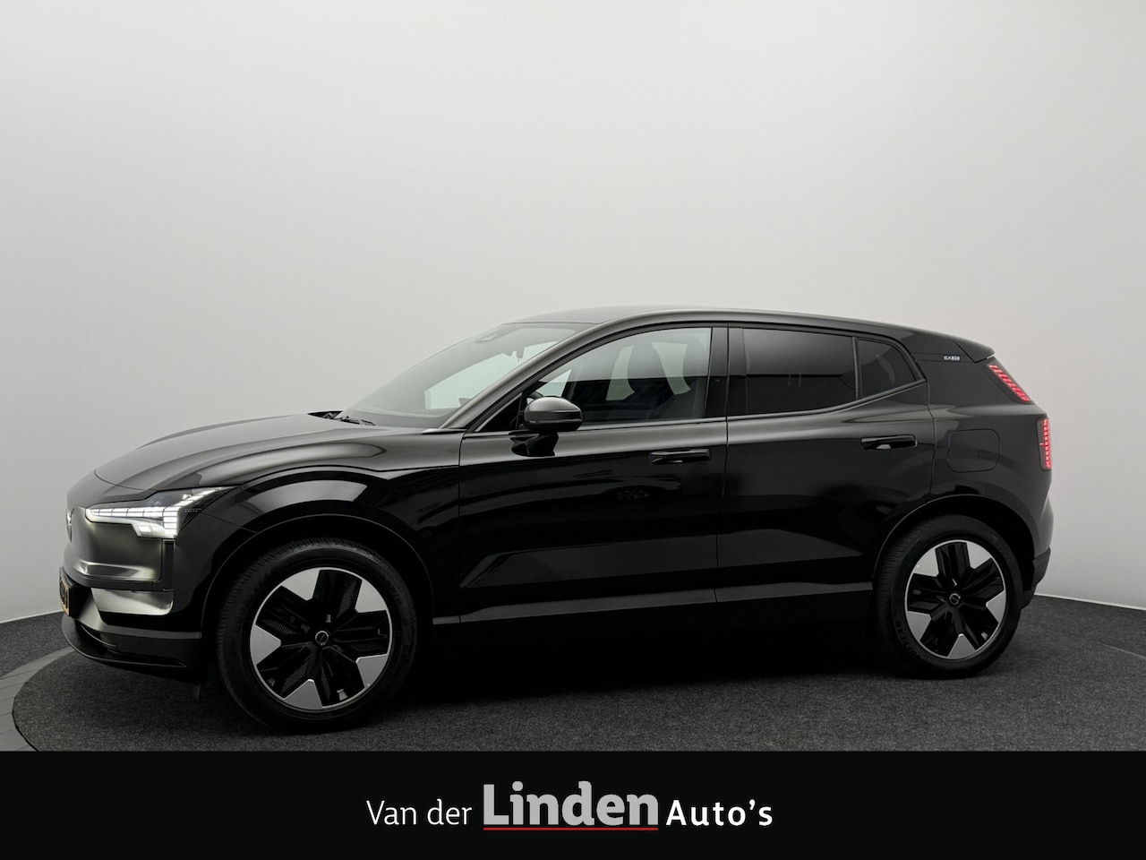 Volvo EX30 - Single Motor Core 51 kWh SOH 98,0% | Stoel\Stuurverwarming | Camera | Carplay&Android - AutoWereld.nl