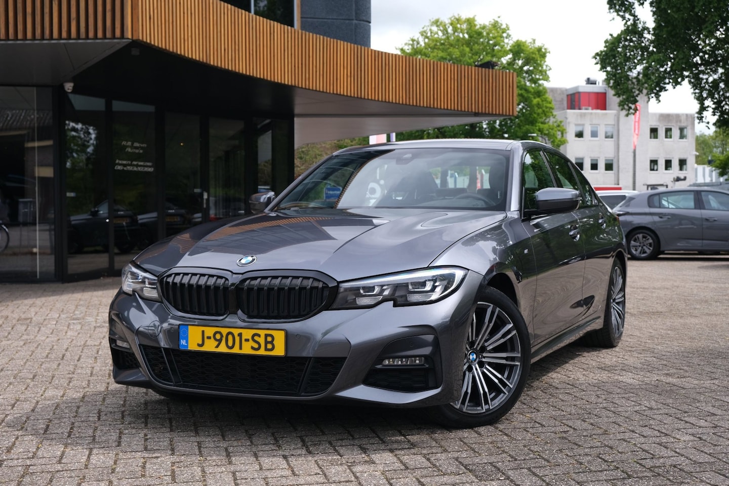 BMW 3-serie - 318d Executive Edition|RIJKLAAR!|M-Sport|Alcantara|Carplay|Dealeronderhouden|1e Eigenaar - AutoWereld.nl