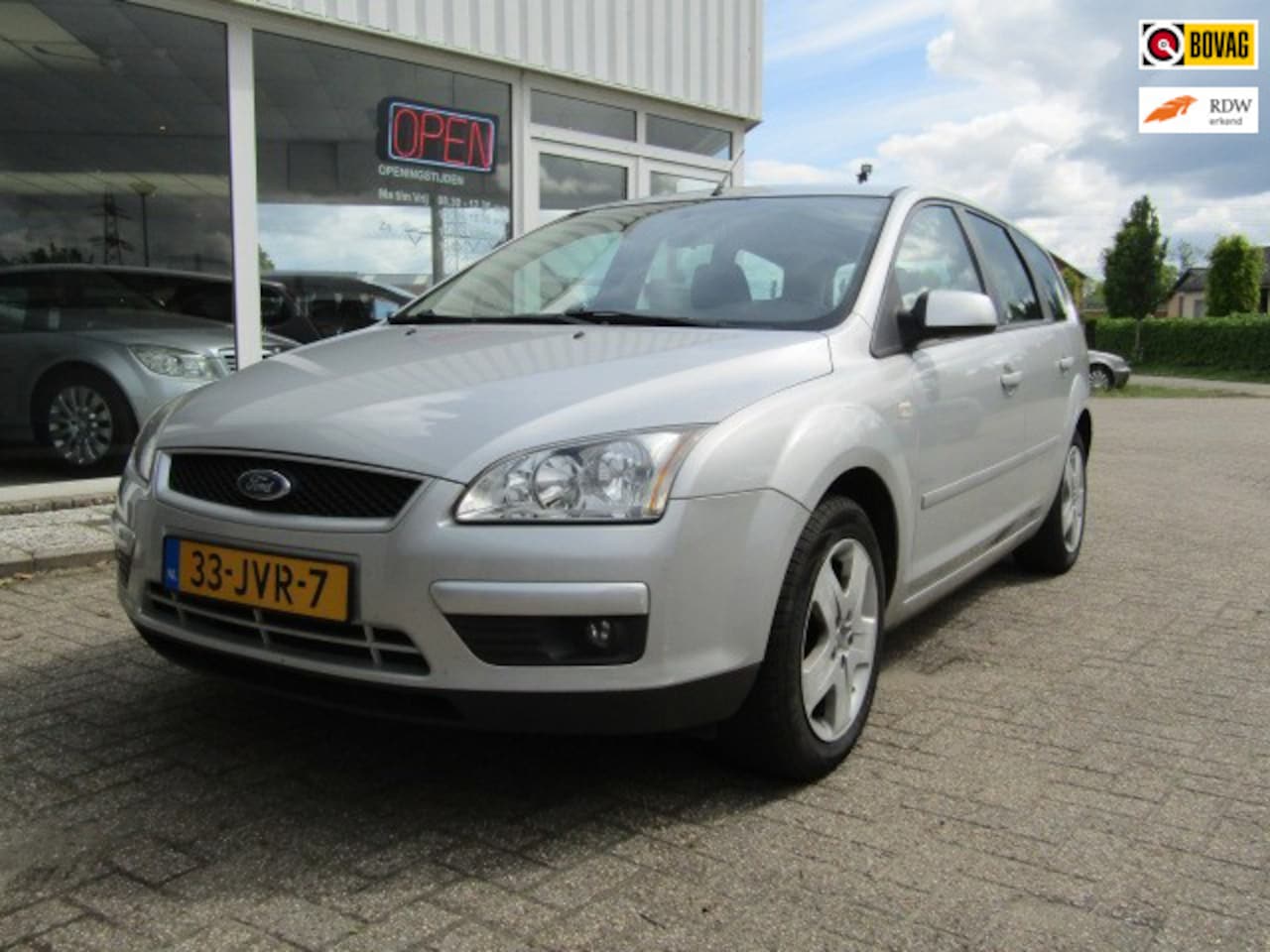 Ford Focus Wagon - 1.6-16V Ambiente dit betreft een ruime, technisch goede en complete auto. Van binnen en bu - AutoWereld.nl