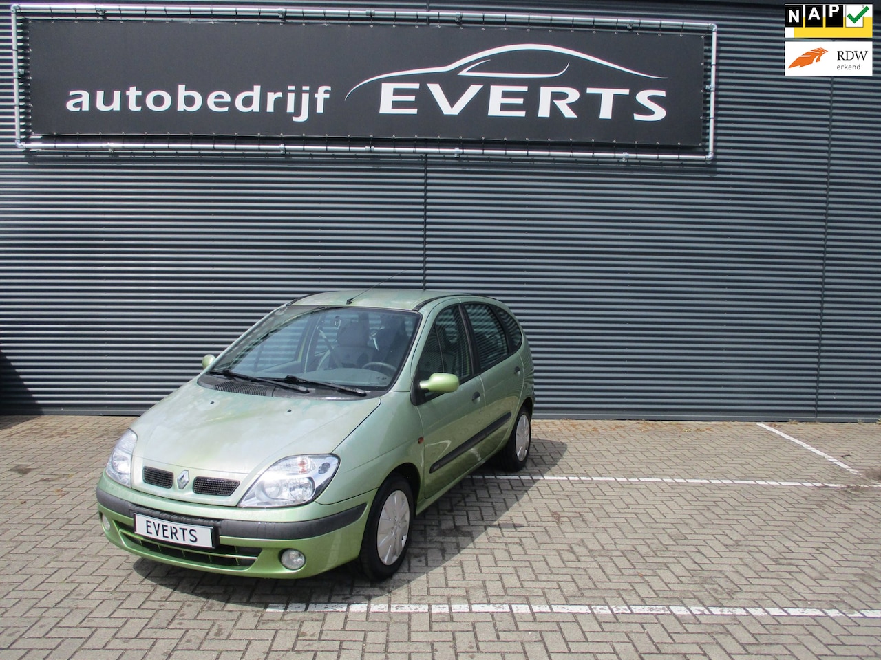 Renault Scénic - 1.6-16V RXE 92262 Km Nap met Apk 28-05-2027 buitenzijde geen mooie lak rijd perfect nu sch - AutoWereld.nl