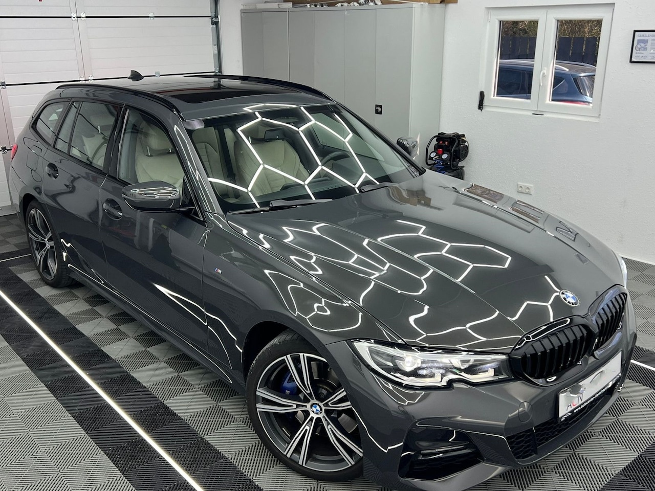 BMW 3-serie Touring - 330i xDrive M-SPORT ** LED, BEIGE LEDER, PANORAMA, NAVI+, ACC, 19-INCH LMV ** 1e EIG - sle - AutoWereld.nl