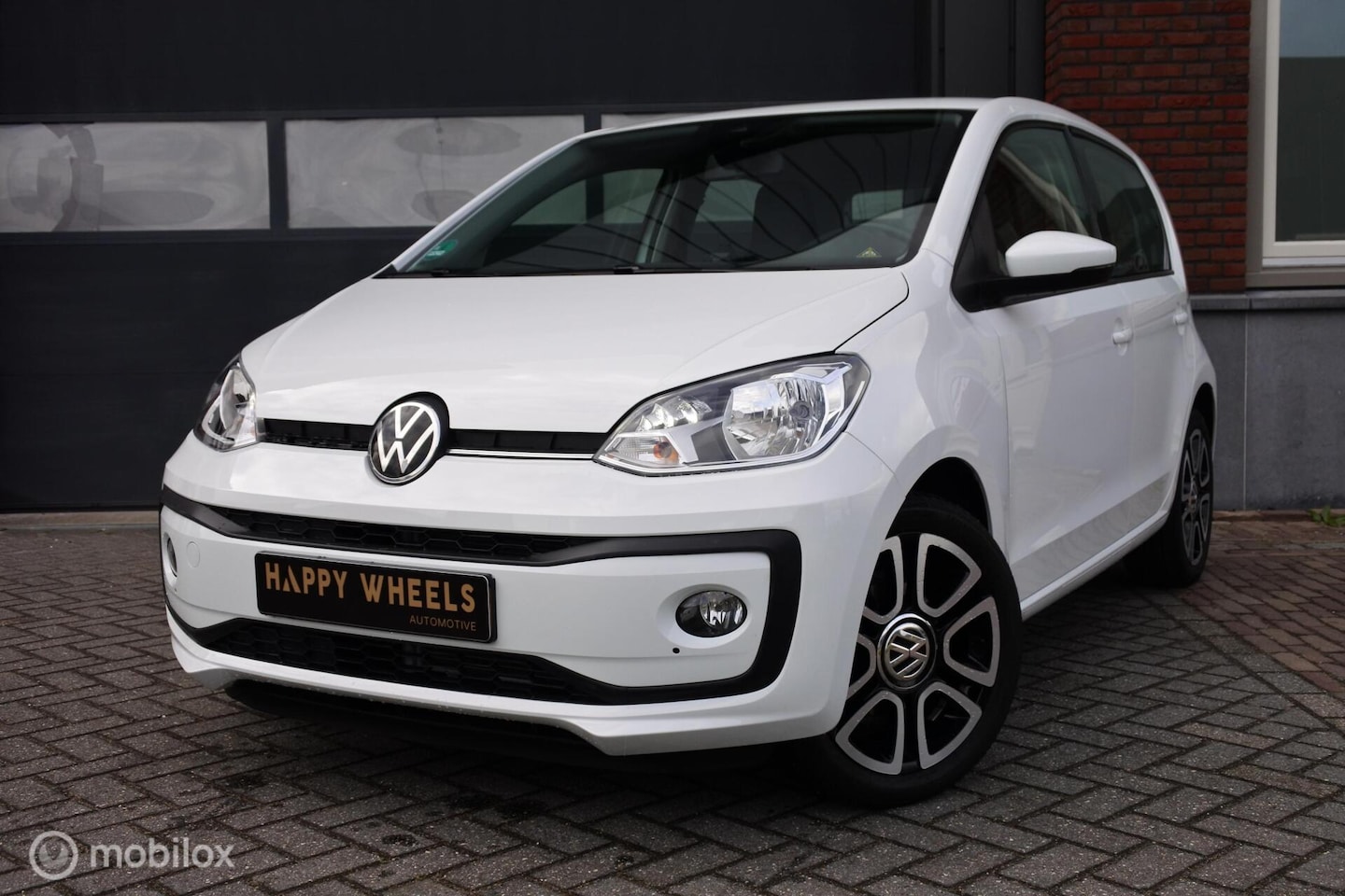 Volkswagen Up! - I 1.0 I Airco I Stoelverwarming! I Bluetooth - AutoWereld.nl