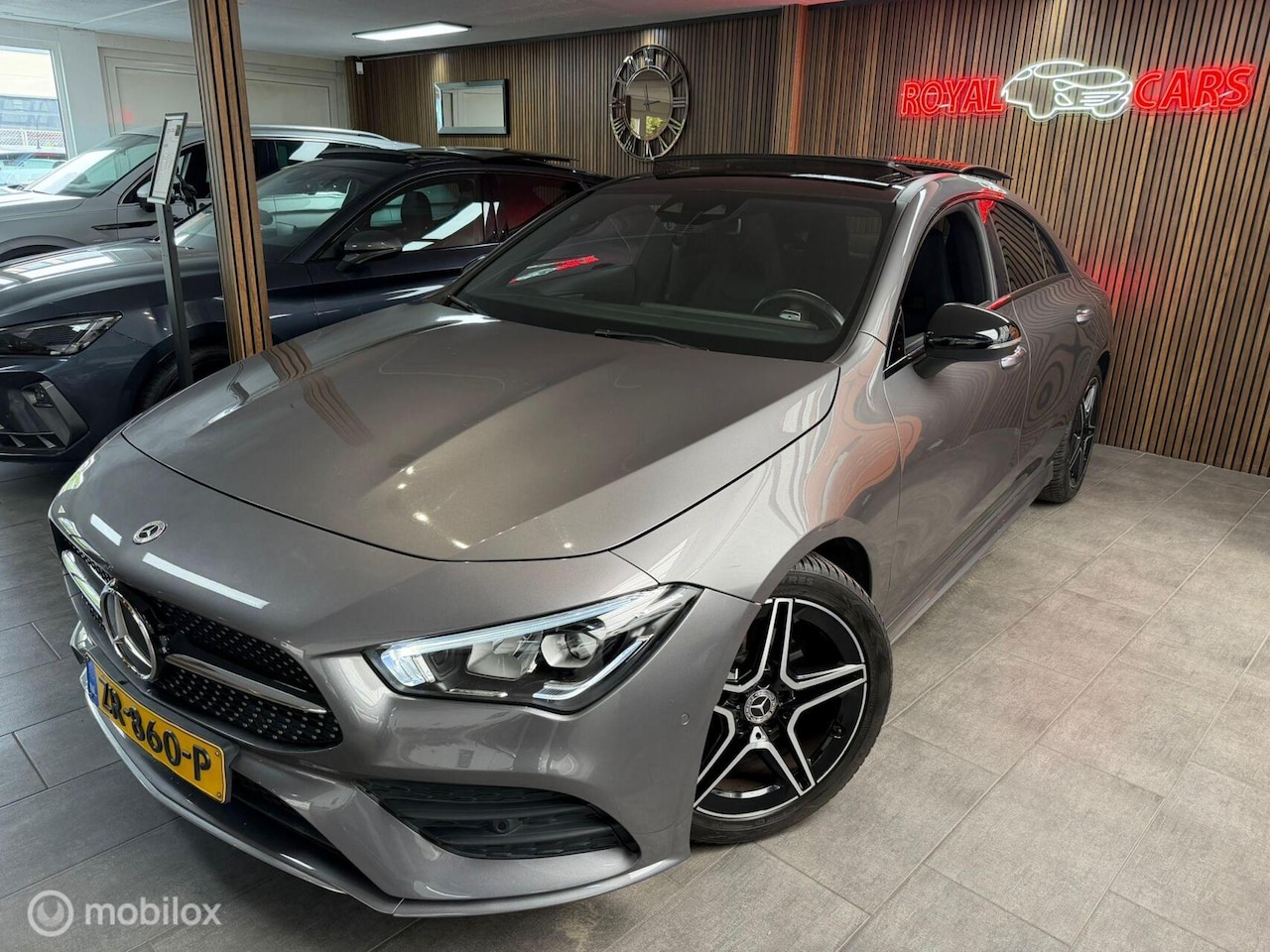 Mercedes-Benz CLA-Klasse - 180 Business AMG / PANO / Burmester - AutoWereld.nl