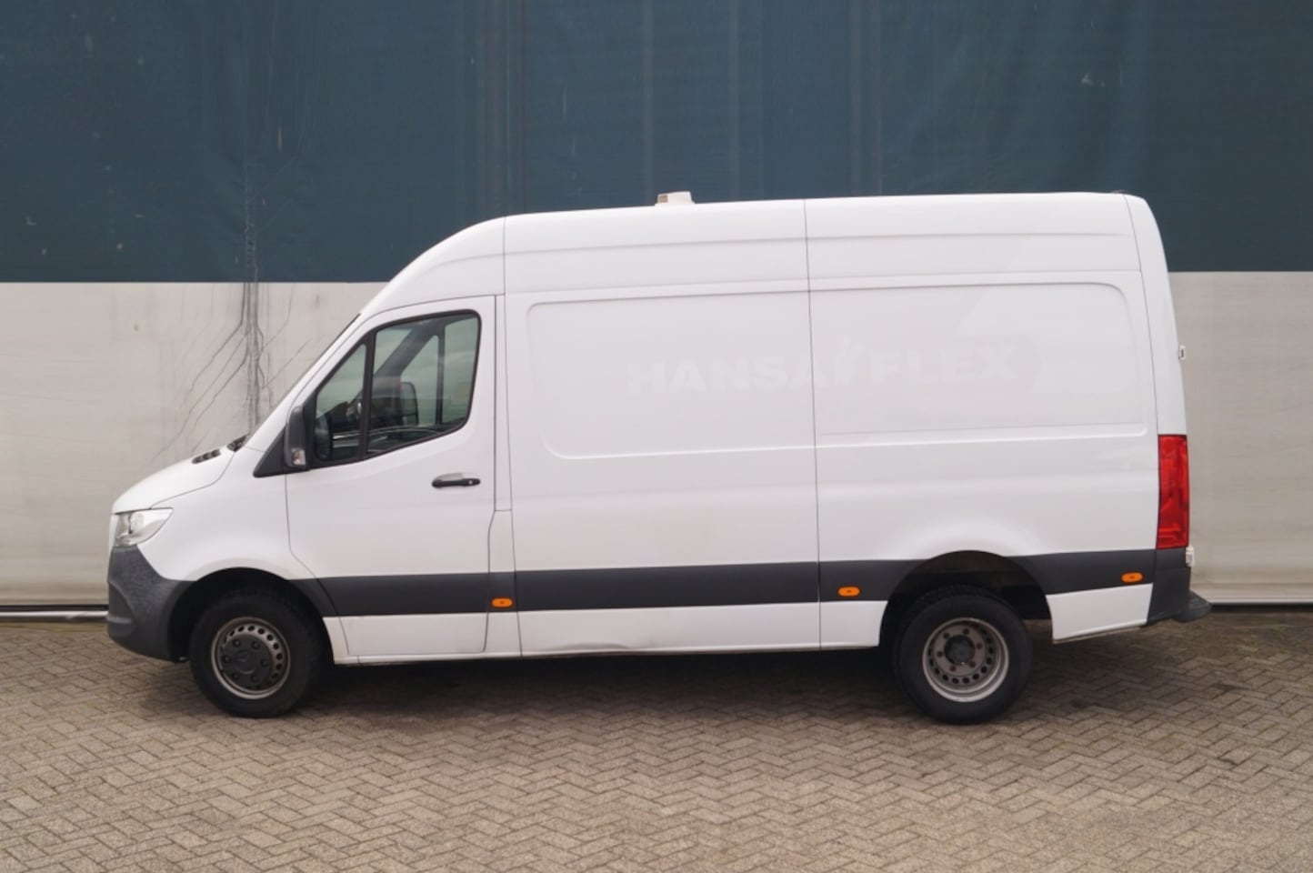 Mercedes-Benz Sprinter - 516 CDI Automaat L2-H2 cat. N2 -2556kg laadvermogen- - AutoWereld.nl