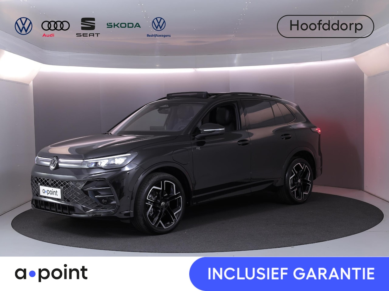 Volkswagen Tiguan - 1.5 eHybrid R-Line Edition 272 pk Automaat (DSG) | Verlengde garantie | Navigatie | Panora - AutoWereld.nl