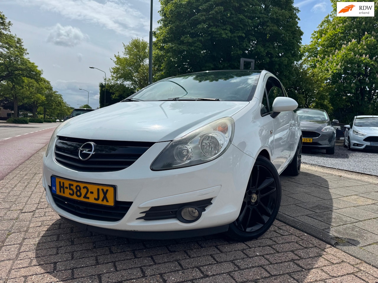 Opel Corsa - 1.2-16V Sport A-C Elek Pakket 17” Apk 02-2027 - AutoWereld.nl
