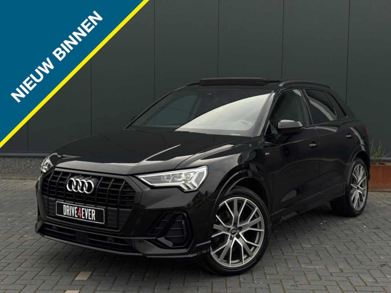 Audi Q3 - 35 TFSI 3x S Line PANORAMADAK NAVI LEDER LED SPORTVELGEN - AutoWereld.nl