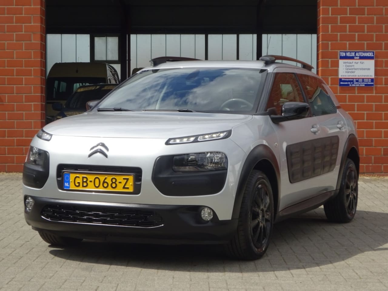 Citroën C4 Cactus - PureTech 82 Business - AutoWereld.nl