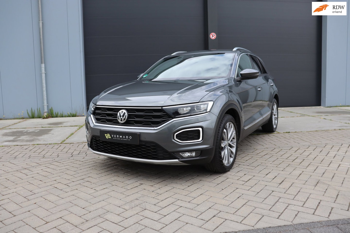 Volkswagen T-Roc - 2.0 TSI 4Motion Sport Adaptive cruise Lane Assist Stoelverwarming - AutoWereld.nl