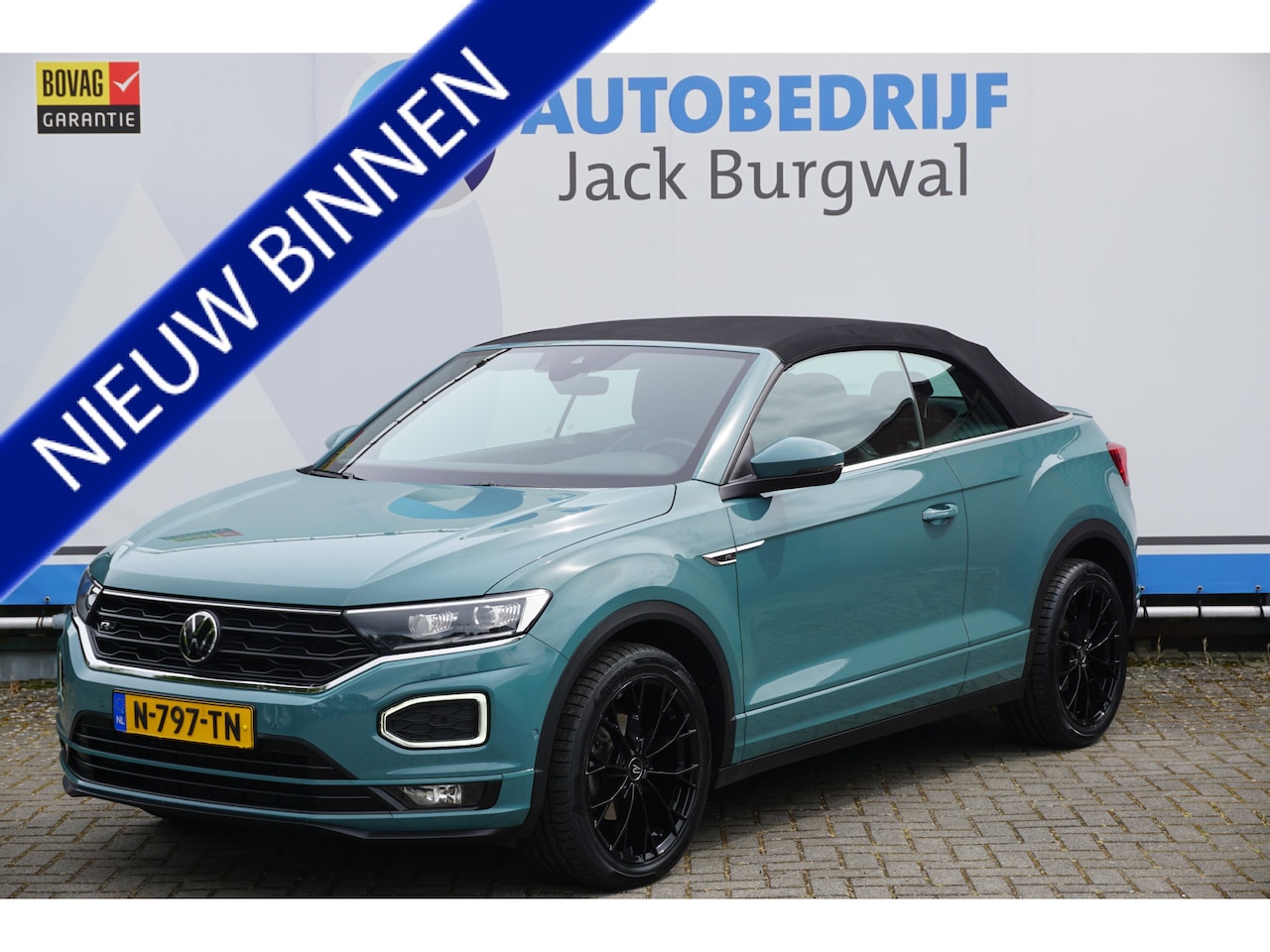 Volkswagen T-Roc Cabrio - 1.5 TSI DSG R-Line Trekhaak | Camera | Apple Carplay *All in prijs* - AutoWereld.nl