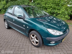 Peugeot 206 - 1.6 I 88 PK Roland Garros airco leer panorama