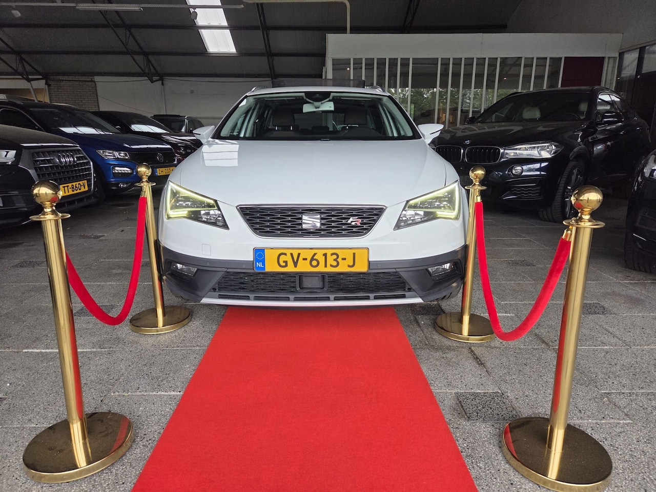 SEAT Leon ST - 1.6 TDI X-PERIENCE FR 4X4 PANO+ Euro6! - AutoWereld.nl
