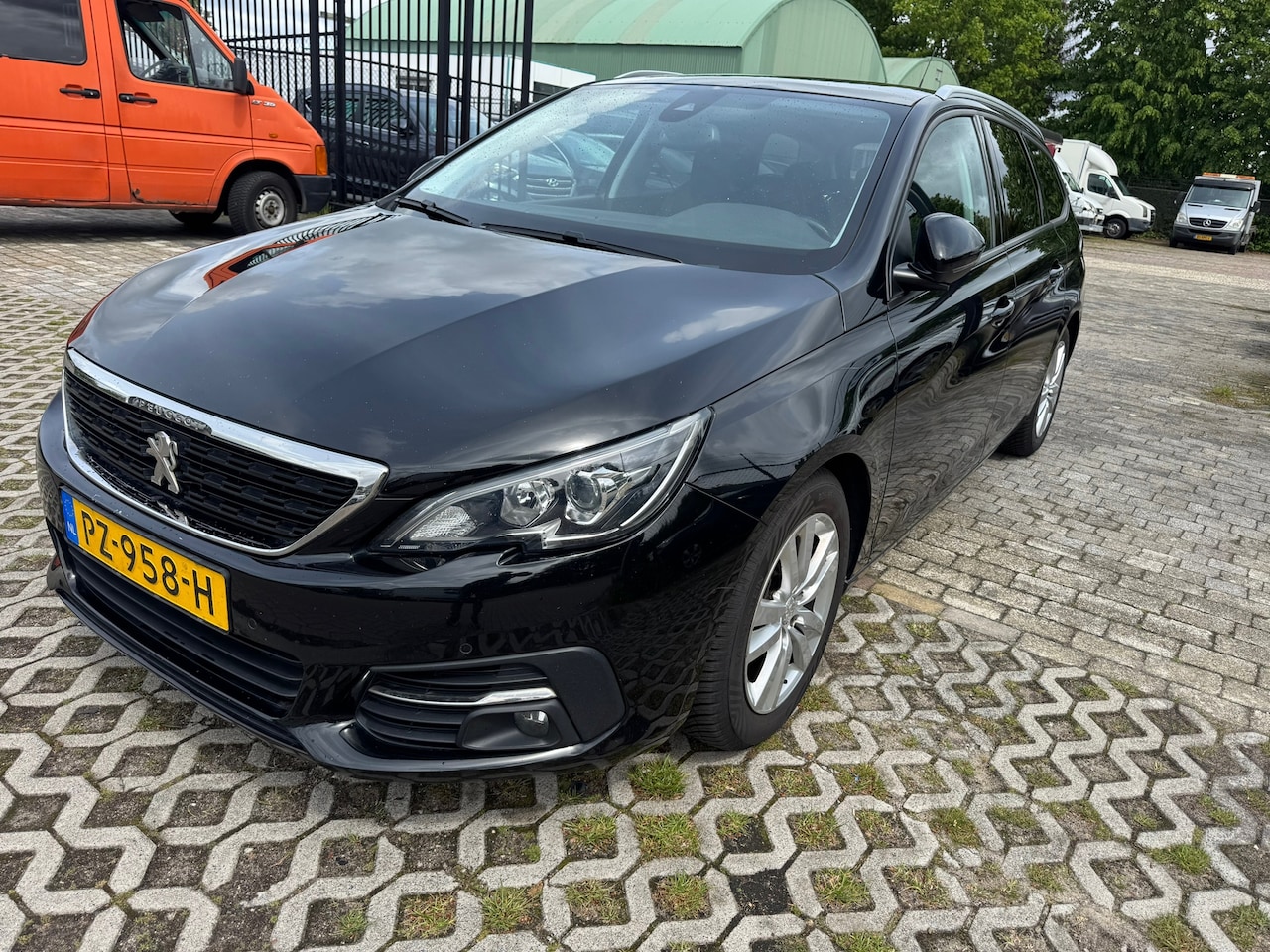 Peugeot 308 SW - 1.6 BlueHDI Blue Lease Executive 1.6 BlueHDI Blue Lease Executive - AutoWereld.nl