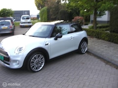 MINI One - 1.5d bj 2015 96388 km nap boekjes sleutels kompleet