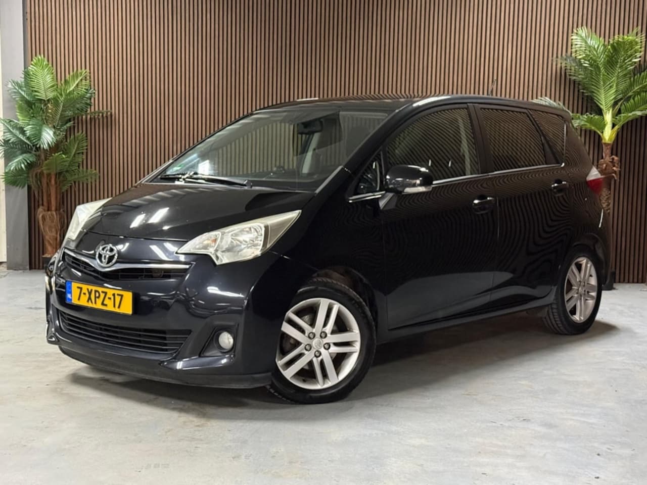 Toyota Verso S - 1.3 VVT-i Dynamic 1.3 VVT-i Dynamic - AutoWereld.nl