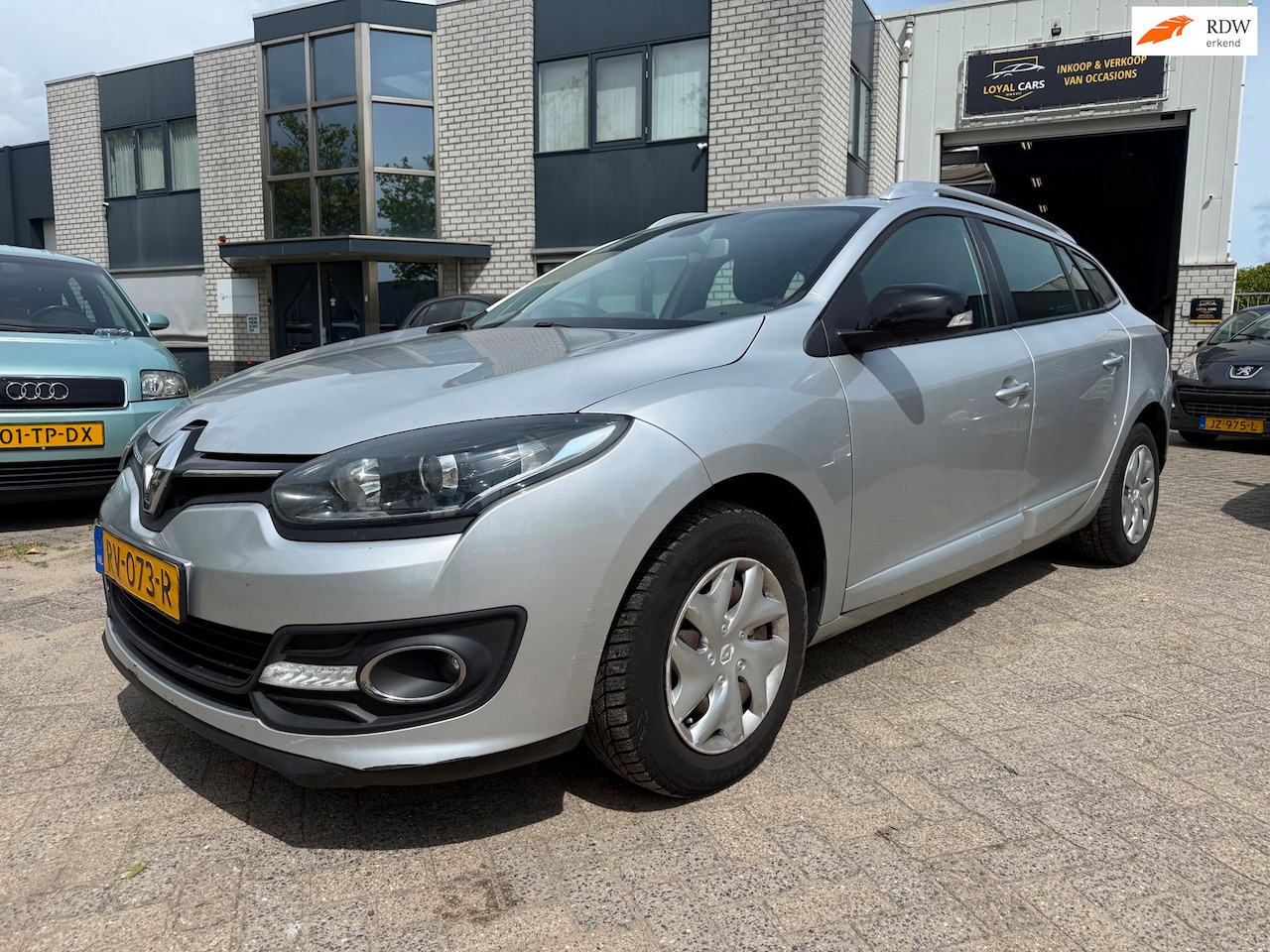 Renault Mégane Estate - 1.5 dCi Limited Automaat Clima Cruise Control - AutoWereld.nl