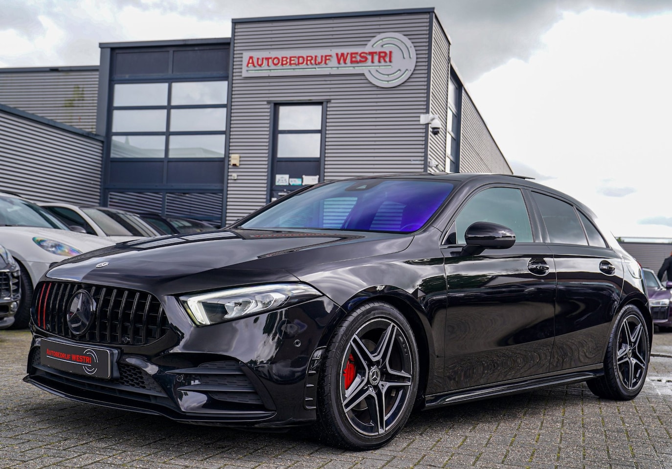 Mercedes-Benz A-klasse - 200 AMG / A35 Look | Panorama | Luxe Leder | Stoelverwarming | Sfeerverlichting | 360 cam - AutoWereld.nl