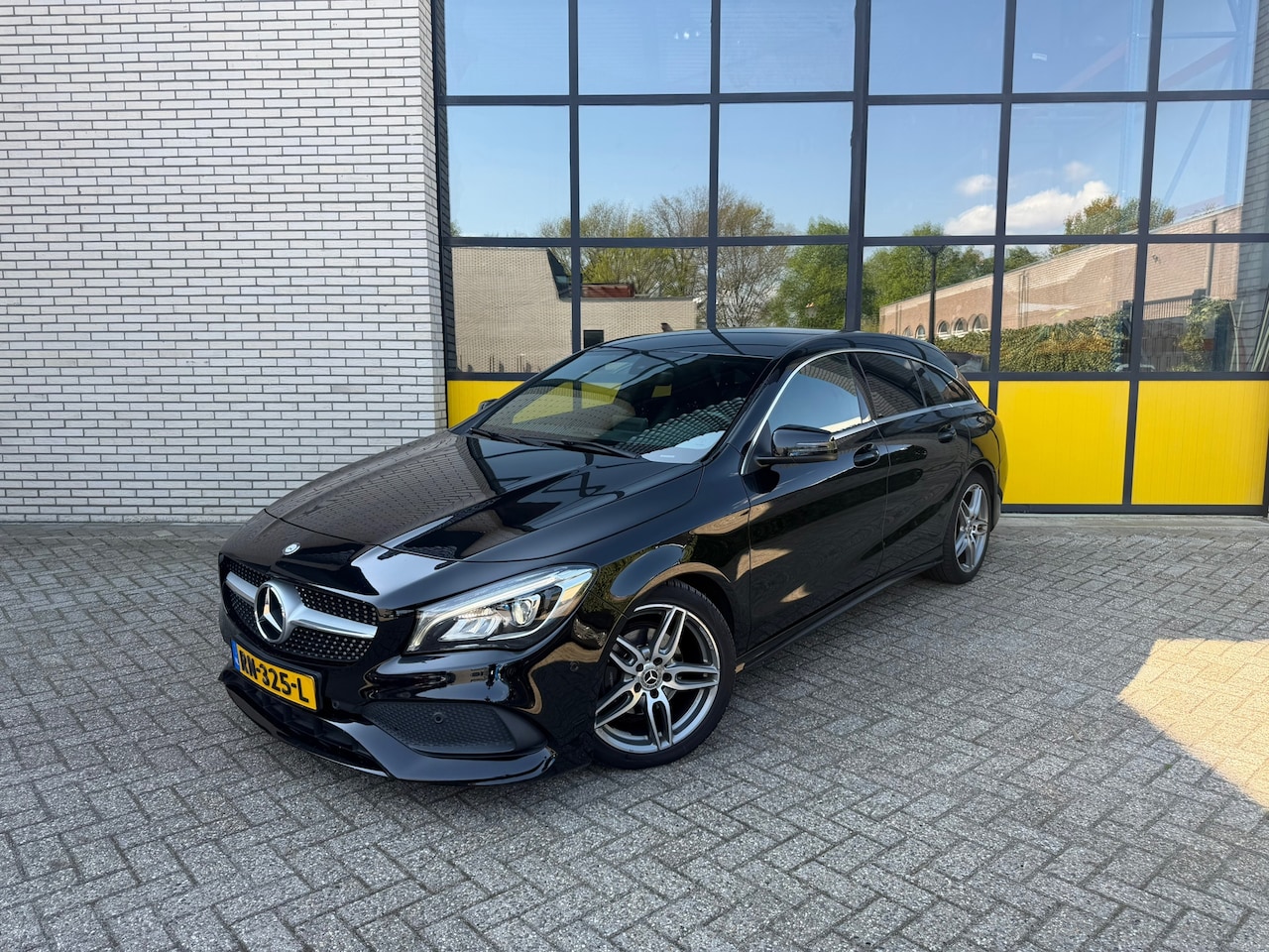 Mercedes-Benz CLA-klasse Shooting Brake - 180 AMG Pack, Wegklapbare trekhaak, Xenon & Navi - AutoWereld.nl