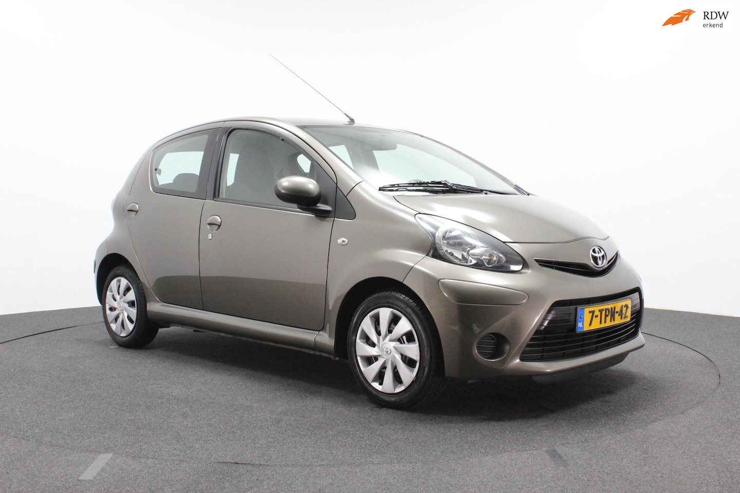 Toyota Aygo - 1.0 VVT-i Comfort | Airco | Elektrische ramen | Nieuwe APK - AutoWereld.nl