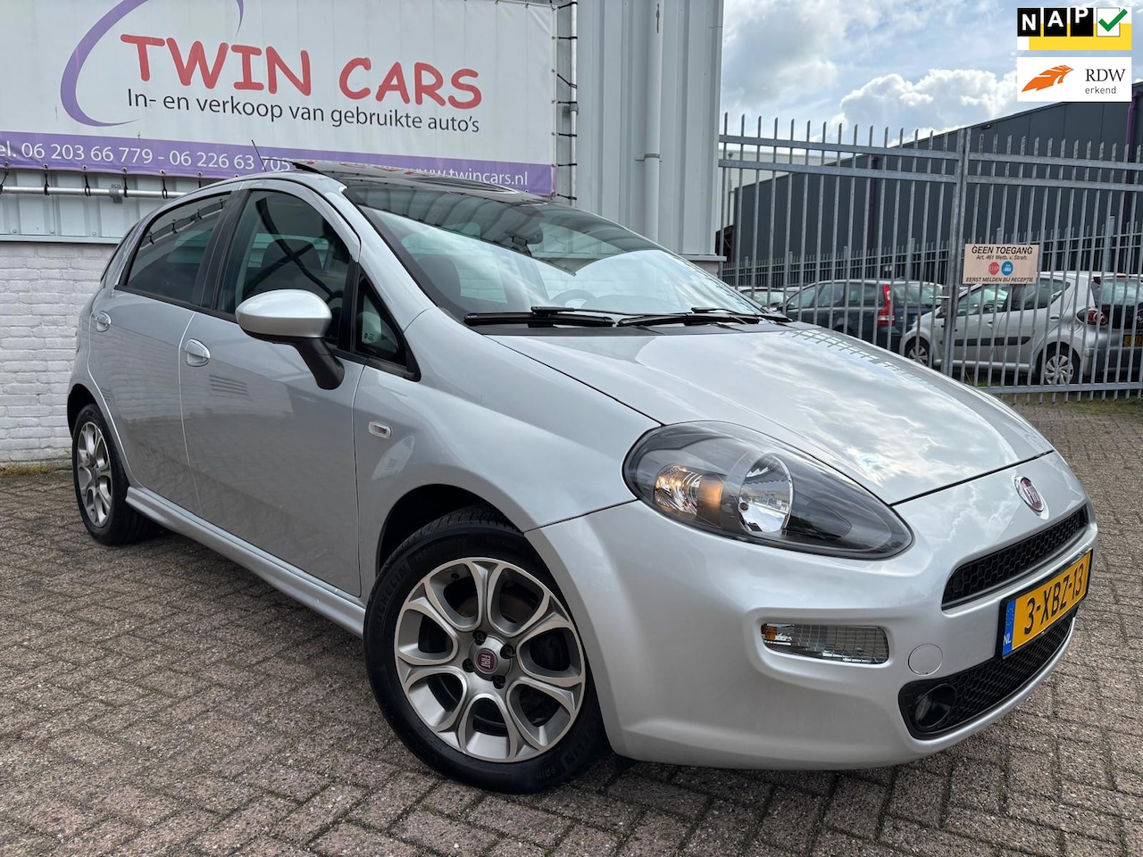 Fiat Punto Evo - 0.9 TwinAir Lounge 5drs Airco Pano - AutoWereld.nl