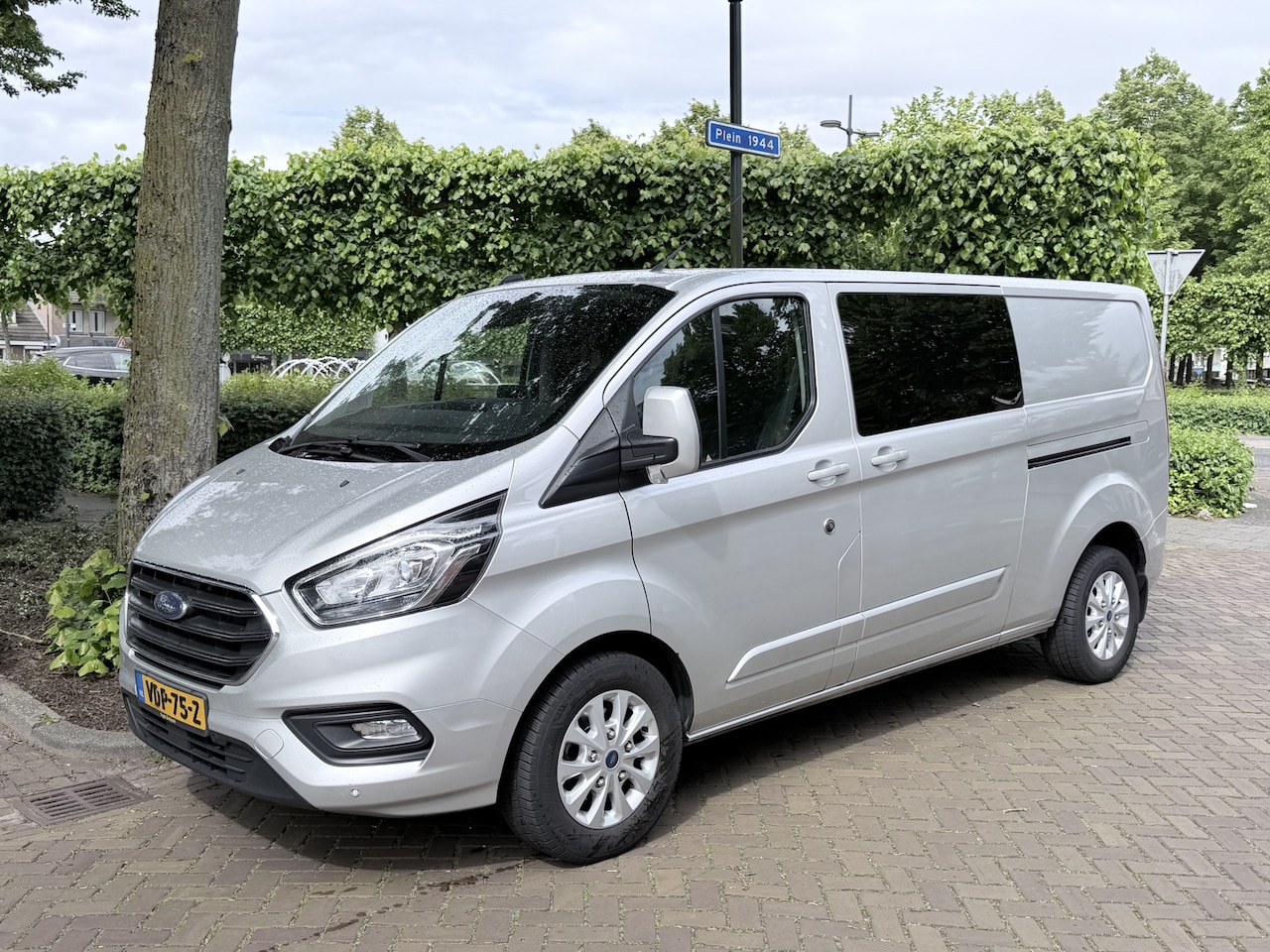 Ford Transit Custom - 320 2.0 TDCI L2H1 Limited DC 320 2.0 TDCI L2H1 Limited DC - AutoWereld.nl
