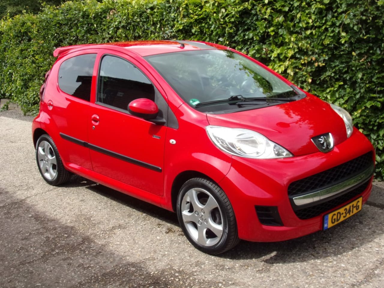 Peugeot 107 - 1.0 Sportium NWE APK AIRCO SPORTIEF - AutoWereld.nl