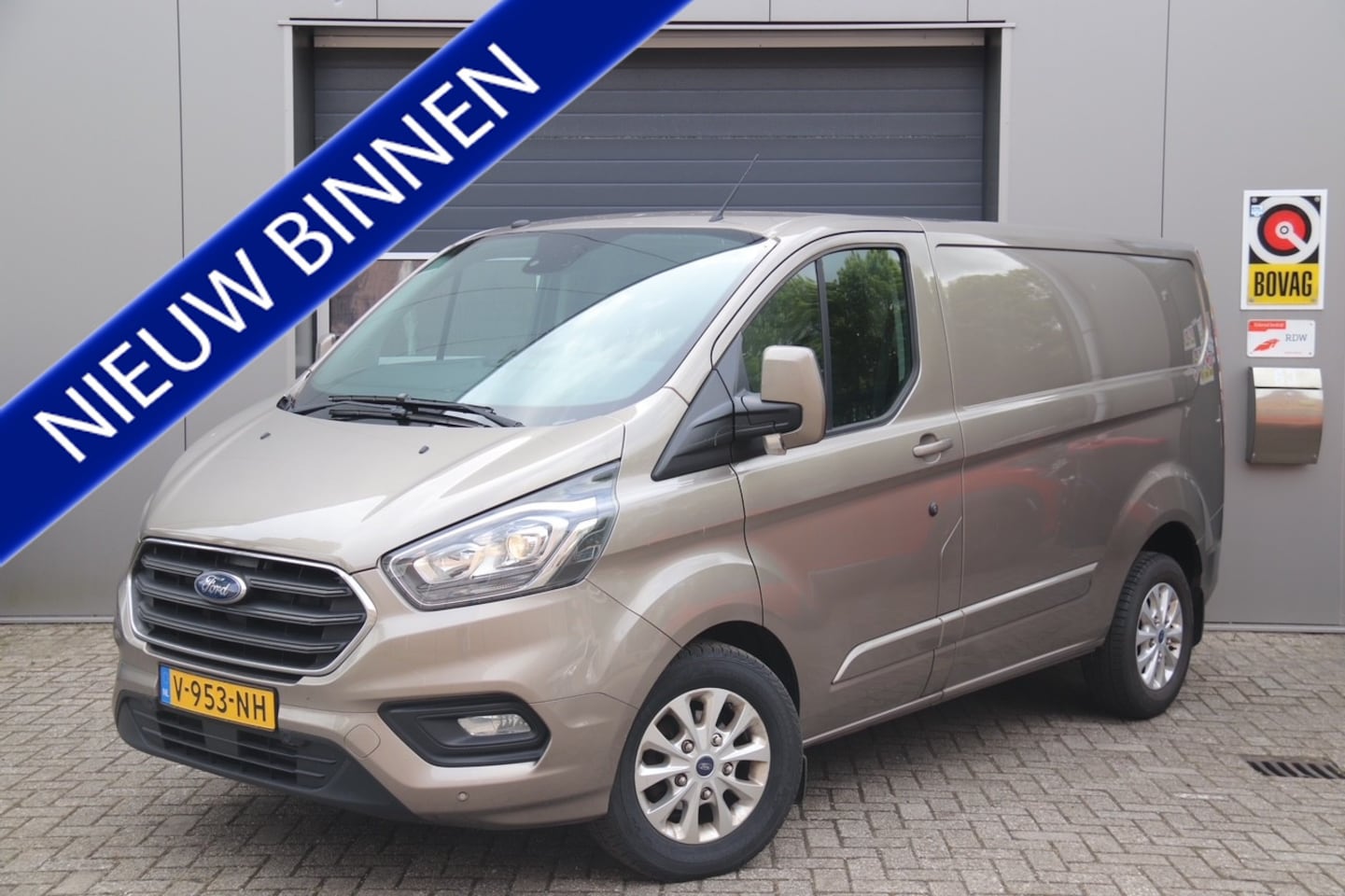 Ford Transit Custom - 280 2.0 TDCI L1H1 Limited Automaat, Stoelverwarming, Camera, Trekhaak, Cruise - AutoWereld.nl