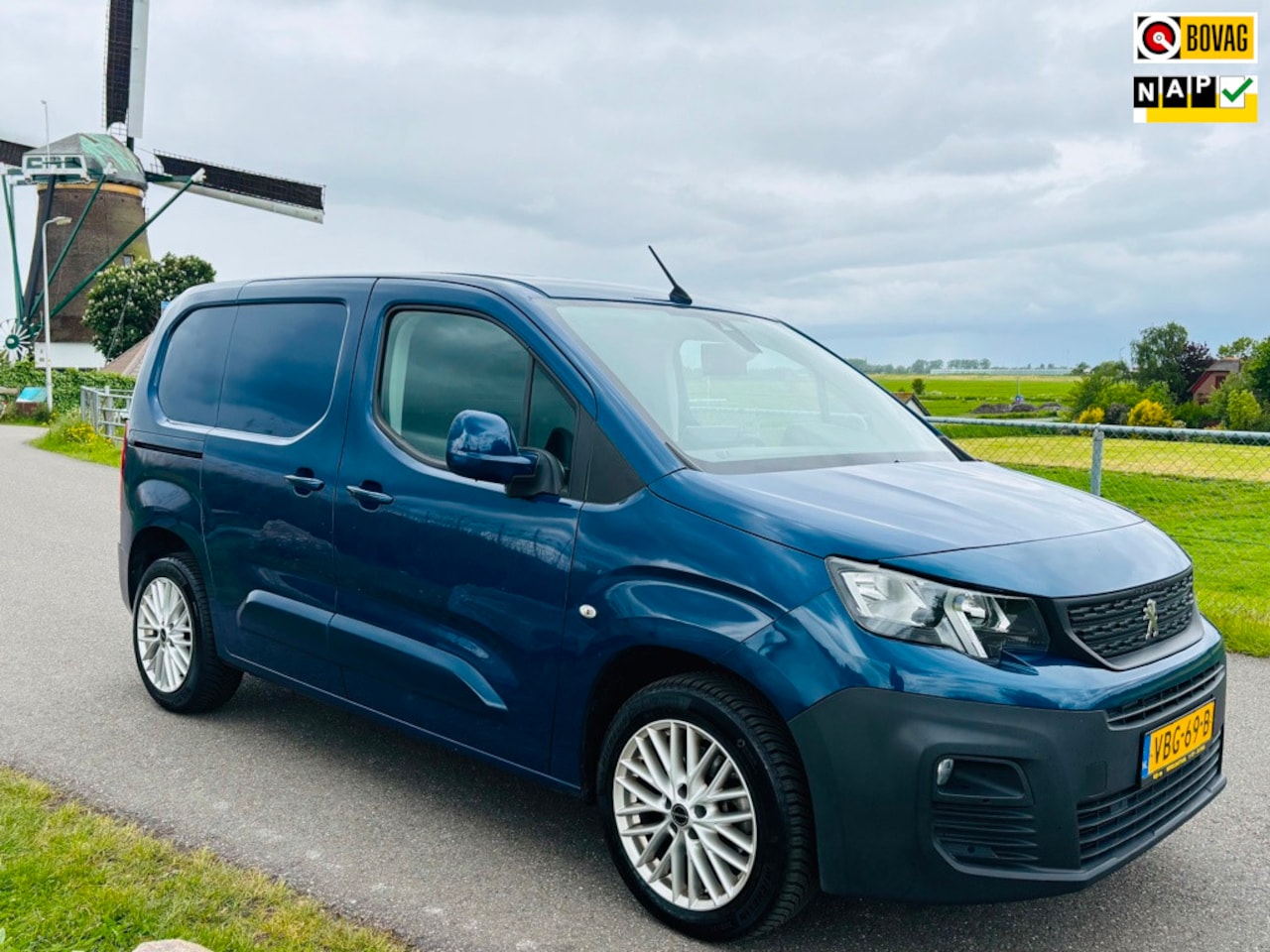 Peugeot Partner - 1.5 BlueHDI Premium L1 H1 |Carplay|Camera - AutoWereld.nl