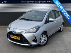 Toyota Yaris - 1.5 Hybrid Aspiration Navigatie, Achteruitrijcamera, smart Key,