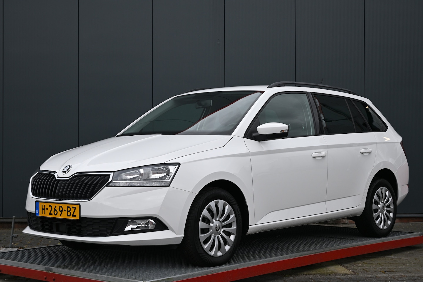 Skoda Fabia Combi - 1.0 TSI Ambition trekhaak - AutoWereld.nl