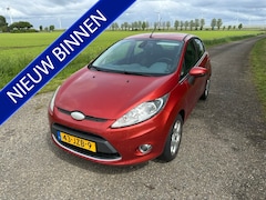 Ford Fiesta - 1.4 Titanium Airco Pdc Trekhaak Nieuwe APK