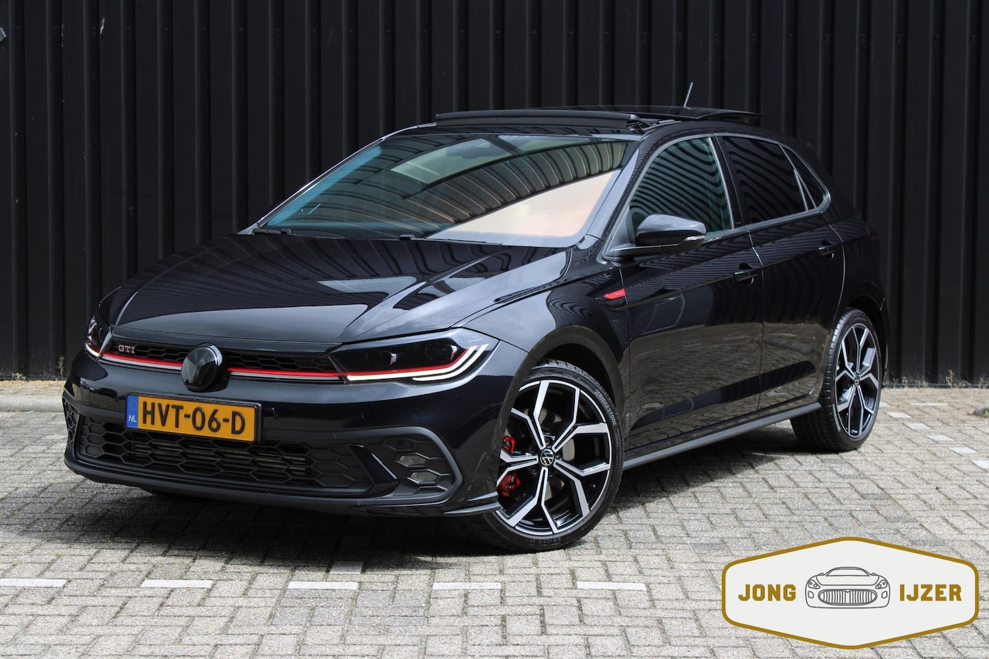 Volkswagen Polo - 2.0 TSI GTI PANO BEATS IQ LIGHT ACC CAMERA 18 INCH - AutoWereld.nl