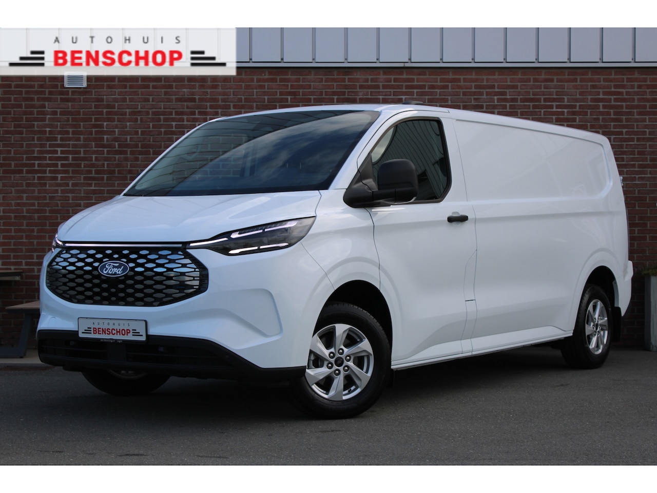 Ford E-Transit Cust. - 340 L2H1 Trend 71 kWh |CAMERA|STUUR+STOELVERWARMING|LED| - AutoWereld.nl