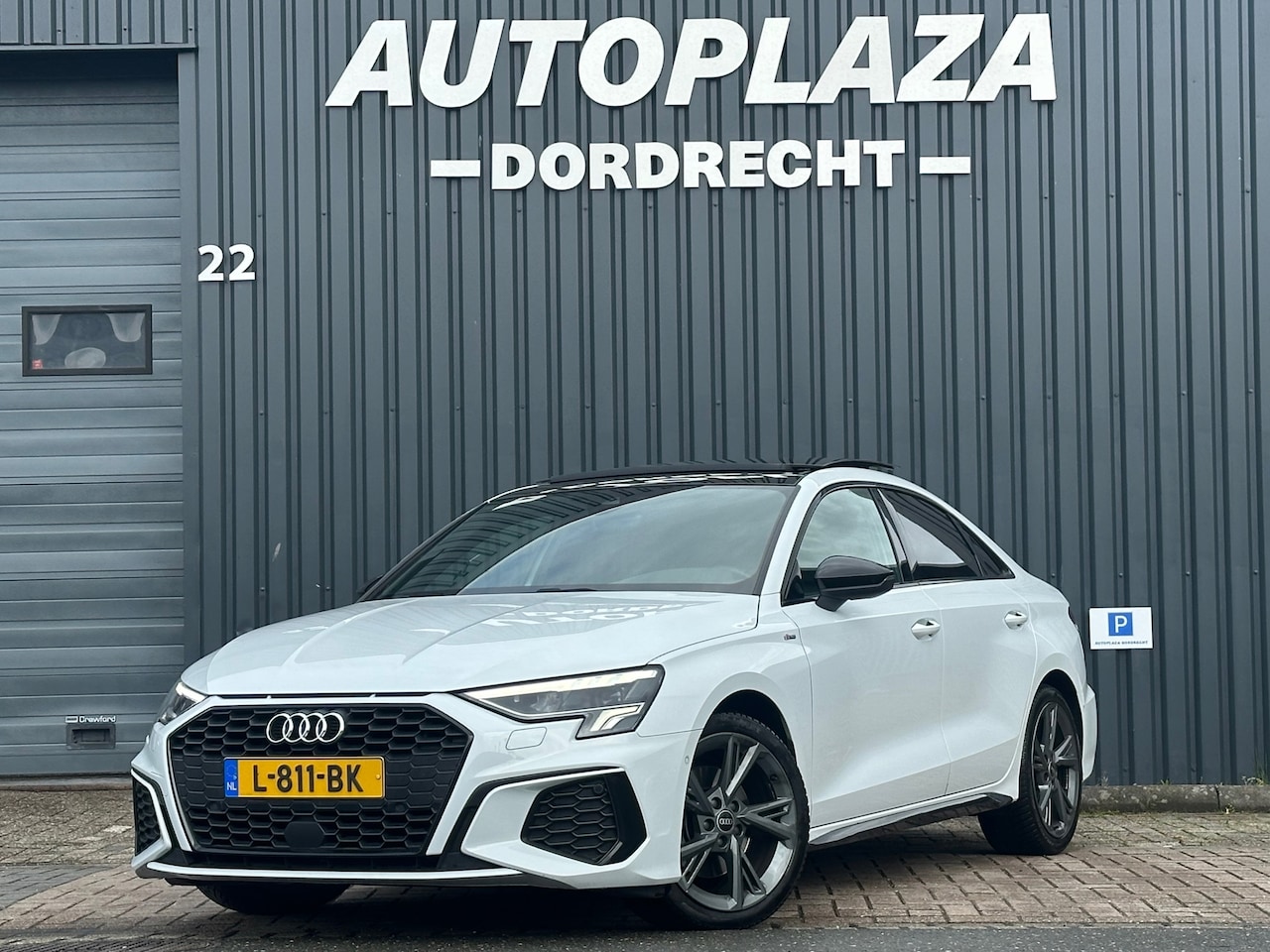 Audi A3 Limousine - 35 TFSI S edition Pano | Stoelverw.| Navi - AutoWereld.nl
